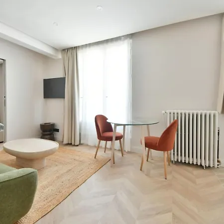 Eiffel Tower View 1br Newly Renovated And Bright باريس