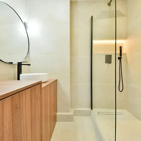 Eiffel Tower View 1br Newly Renovated And Bright Appartement