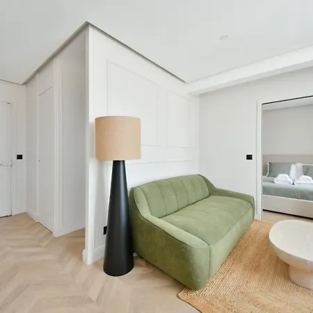 Eiffel Tower View 1br Newly Renovated And Bright * باريس