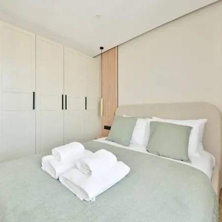Eiffel Tower View 1br Newly Renovated And Bright Appartement *