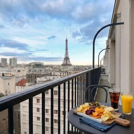 Eiffel Tower View 1br Newly Renovated And Bright شقة باريس